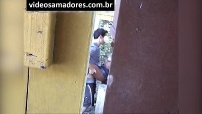 Gipasalida ni Voyeur ang batan-ong magtiayon nga nag-fucking hangtod nga nadiskubrehan niya ang video footage